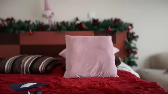 Snapshot of Reddgiirl chatting on December 2025 09:13:02 AM Reddgiirl online show from December 2025 09:13:02 AM