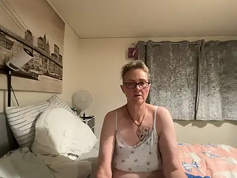 Snapshot of Curvy-Jinx chatting on July 2026 08:46:02 PM Curvy-Jinx online show from July 2026 08:46:02 PM