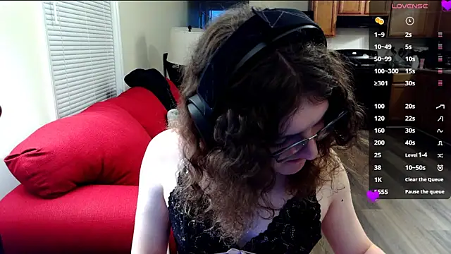 Snapshot of KayKumm chatting on October 2025 03:47:01 AM KayKumm online show from October 2025 03:47:01 AM