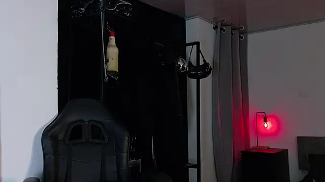 Angelabl0odborne online show from October 2025 09:46:01 PM