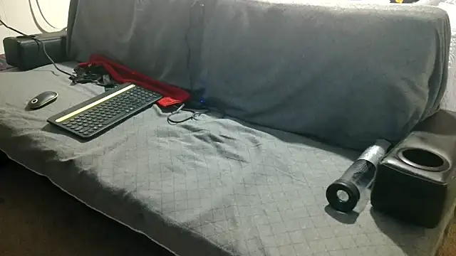 Luv2SuckBWC92 online show from November 2025 04:23:02 AM