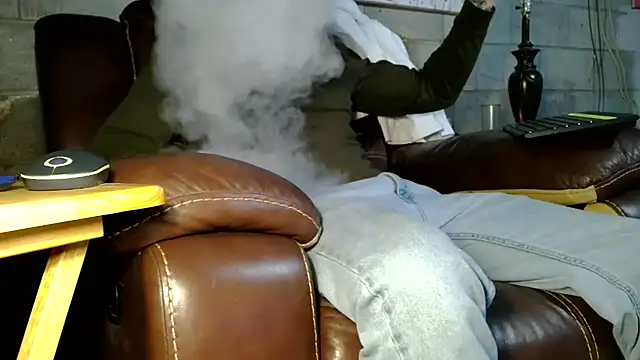 Luv2SuckBWC92 online show from December 2025 03:46:01 AM