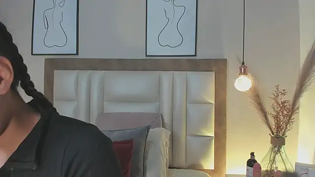 Snapshot of LunaAspen_ chatting on November 2025 05:46:02 PM LunaAspen online show from November 2025 05:46:02 PM