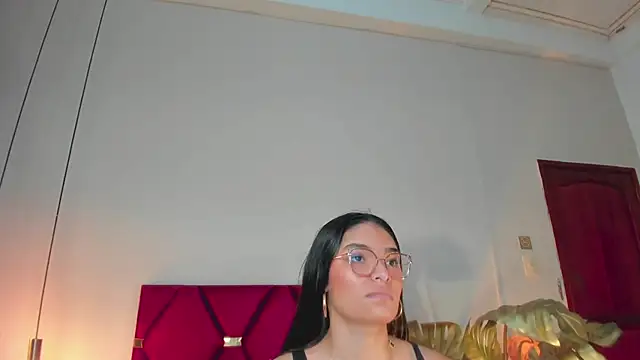 Snapshot of LunaAspen_ chatting on November 2025 05:46:02 PM LunaAspen online show from November 2025 05:46:02 PM