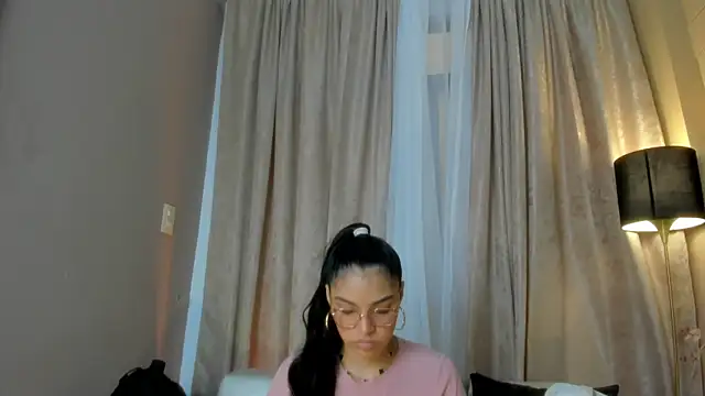 Snapshot of LunaAspen_ chatting on November 2025 05:48:01 PM LunaAspen online show from November 2025 05:48:01 PM