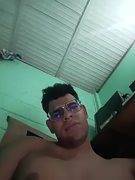 Snapshot of Bigtiti01 chatting on November 2025 08:03:01 PM Bigtiti01 online show from November 2025 08:03:01 PM