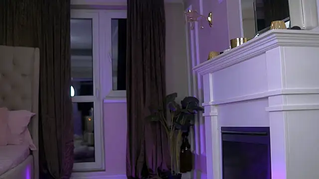 EmaHallee online show from April 2026 02:31:01 AM