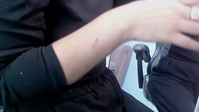 Snapshot of victoria_hernandez_t_ chatting on November 2025 12:50:02 PM victoria hernandez t online show from November 2025 12:50:02 PM