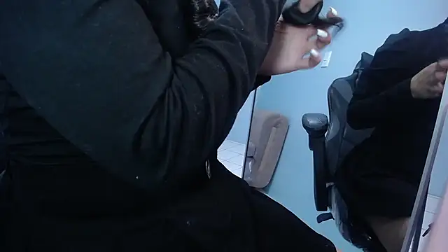 Snapshot of victoria_hernandez_t_ chatting on November 2025 01:11:01 PM victoria hernandez t online show from November 2025 01:11:01 PM