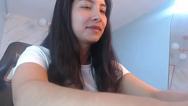 victoria hernandez t  online show from March 2026 01:15:02 PM