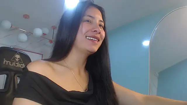 victoria hernandez t  online show from May 2026 01:06:01 PM
