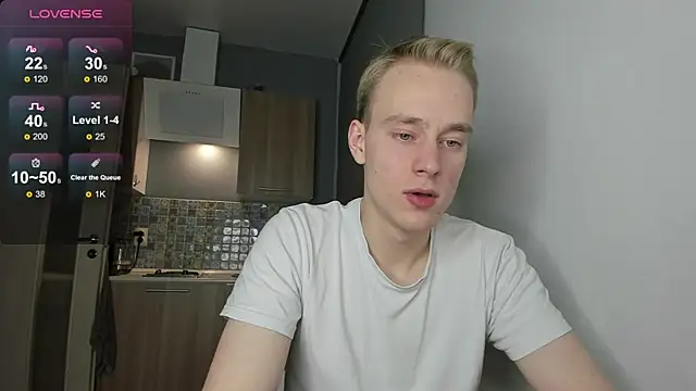 Snapshot of Kevin_Young_Cat chatting on October 2025 03:58:02 PM Kevin Young Cat online show from October 2025 03:58:02 PM