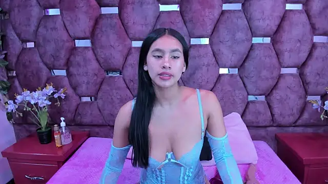 Miaa Davis  online show from November 2025 03:05:02 AM