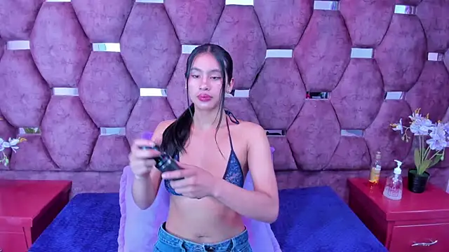 Snapshot of Miaa_Davis_ chatting on December 2025 03:02:02 AM Miaa Davis online show from December 2025 03:02:02 AM