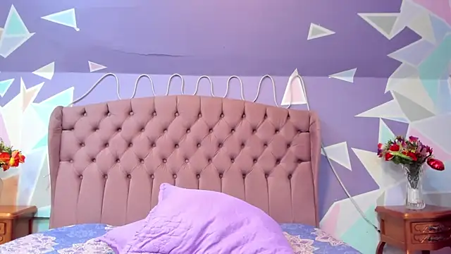 CloeyGraweing online show from December 2025 01:40:02 PM