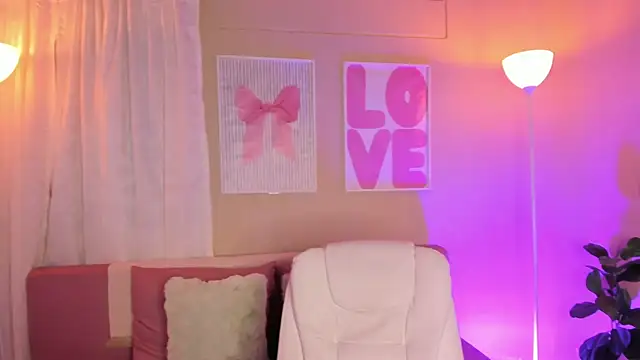 kissme cutie online show from December 2025 07:42:02 PM