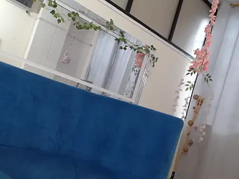 Anniie miller  online show from November 2025 07:34:02 PM