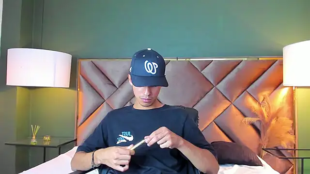 Marcus Jeron online show from September 2025 04:13:02 AM