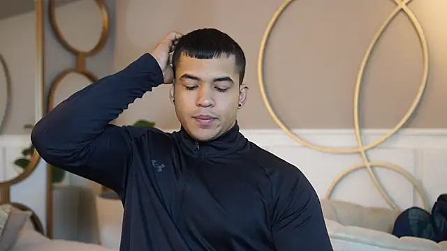 Thiago Valente online show from October 2025 01:02:02 PM