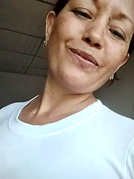 marinita13 online show from November 2025 04:45:02 PM