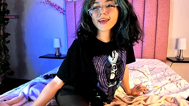 Snapshot of TerumiKitty chatting on October 2025 09:27:02 PM TerumiKitty online show from October 2025 09:27:02 PM