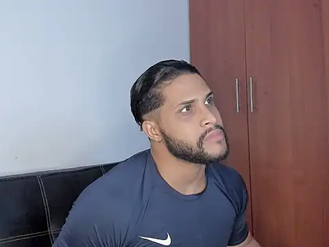 Pier Simons online show from October 2025 05:05:01 AM