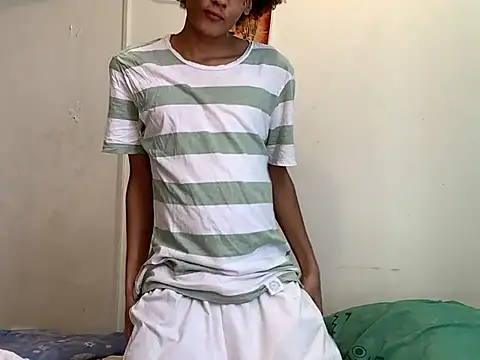 Snapshot of Max_Rain chatting on July 2026 06:45:01 PM Max Rain online show from July 2026 06:45:01 PM