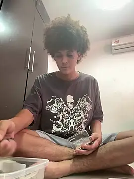 Snapshot of Max_Rain chatting on July 2026 09:28:02 PM Max Rain online show from July 2026 09:28:02 PM