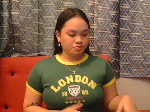 prettykrysgirl online show from June 2026 08:08:01 AM