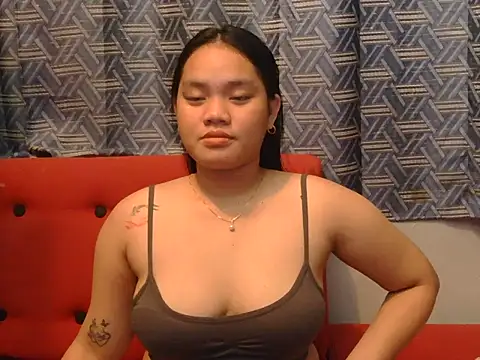 prettykrysgirl online show from July 2026 07:47:01 AM