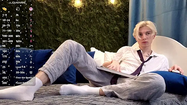 Snapshot of fiachand chatting on November 2025 09:13:02 PM fiachand online show from November 2025 09:13:02 PM