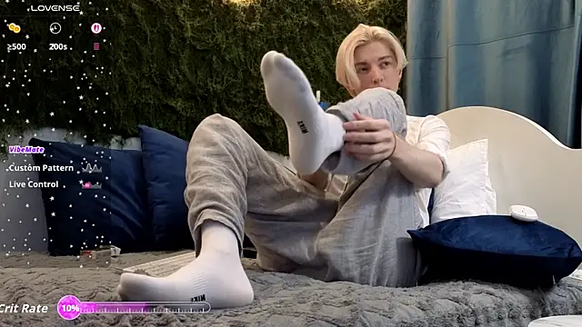 Snapshot of fiachand chatting on November 2025 02:52:02 PM fiachand online show from November 2025 02:52:02 PM