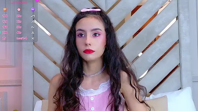 Snapshot of Sarah-Grace chatting on October 2025 02:44:01 AM Sarah-Grace online show from October 2025 02:44:01 AM