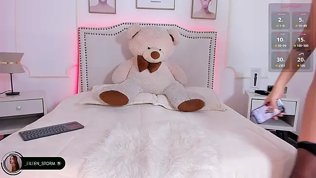 Eileen storm online show from December 2025 08:37:02 PM