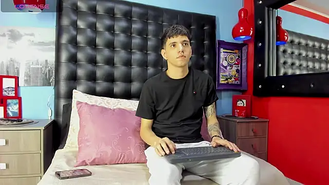 Snapshot of Matteo12_ chatting on October 2025 04:00:01 AM Matteo12 online show from October 2025 04:00:01 AM