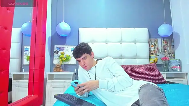 Snapshot of Matteo12_ chatting on November 2025 02:47:01 AM Matteo12 online show from November 2025 02:47:01 AM