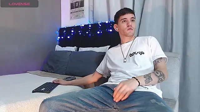 Snapshot of Matteo12_ chatting on November 2025 04:45:02 AM Matteo12 online show from November 2025 04:45:02 AM