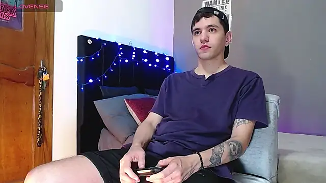 Snapshot of Matteo12_ chatting on December 2025 04:22:01 AM Matteo12 online show from December 2025 04:22:01 AM