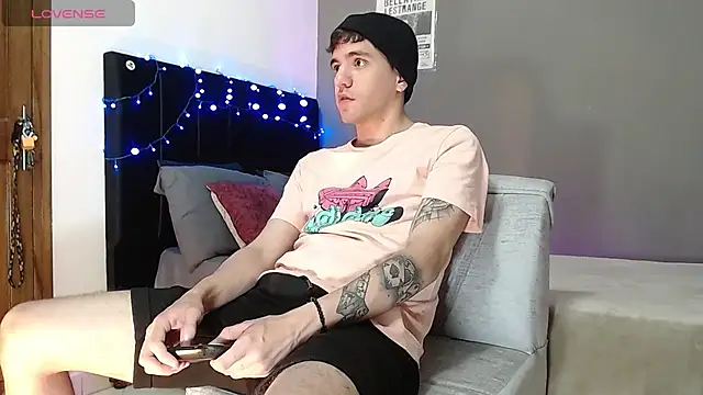 Snapshot of Matteo12_ chatting on December 2025 03:48:01 AM Matteo12 online show from December 2025 03:48:01 AM