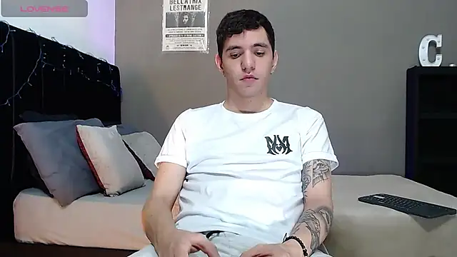 Snapshot of Matteo12_ chatting on December 2025 04:50:02 AM Matteo12 online show from December 2025 04:50:02 AM