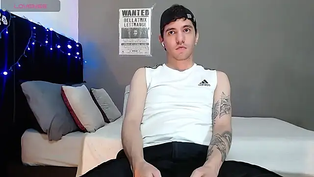 Matteo12  online show from December 2025 05:24:01 AM