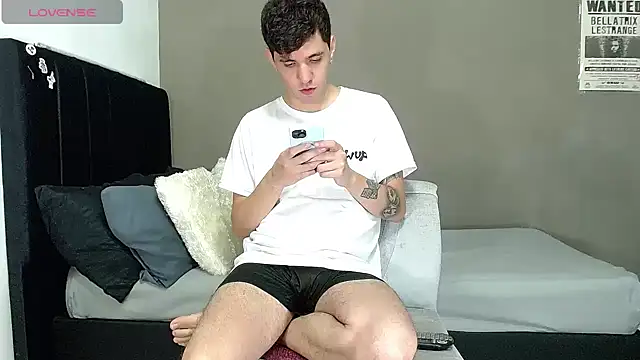 Matteo12  online show from March 2026 04:39:01 AM