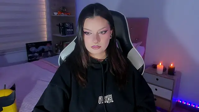 OphelianaRose33 online show from July 2026 10:27:02 PM