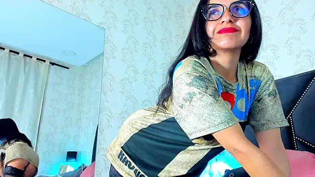 Snapshot of white_leti chatting on November 2025 10:30:02 PM white leti online show from November 2025 10:30:02 PM