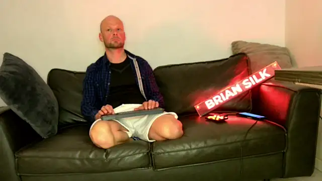 BRIANSILK77 online show from September 2025 06:22:02 PM