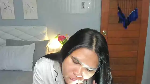 AlianaBlair online show from September 2025 01:00:01 PM