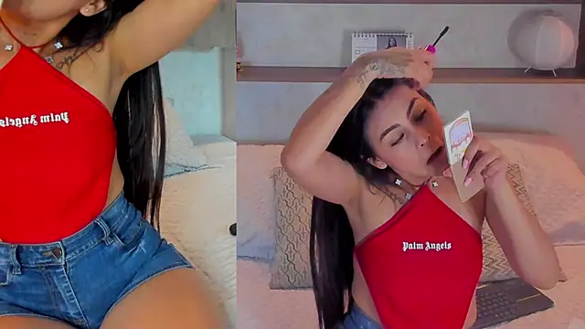 Snapshot of Emilly_Beaumont chatting on April 2026 02:08:01 PM Emilly Beaumont online show from April 2026 02:08:01 PM