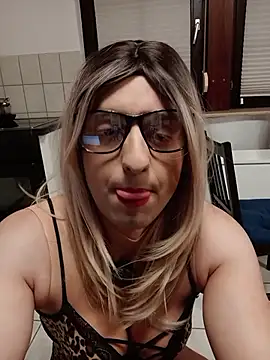 sina sun25 online show from December 2025 07:53:02 PM