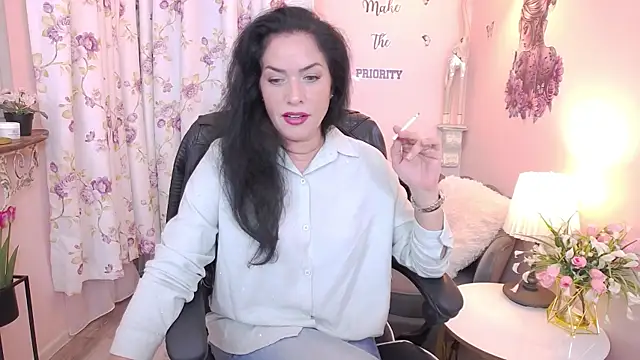 MyLovOne online show from November 2025 10:48:01 AM