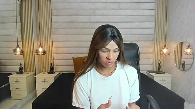 keytinthomson  online show from February 2026 07:11:01 PM